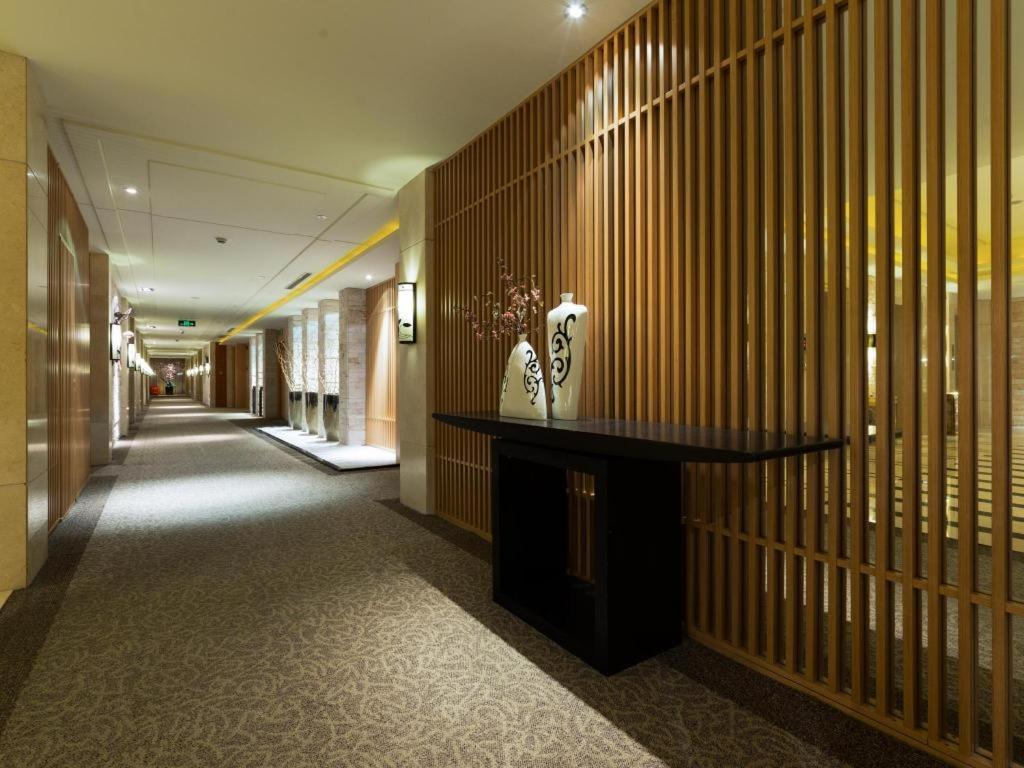 Huana Hotel Minhang Shanghai Exterior foto