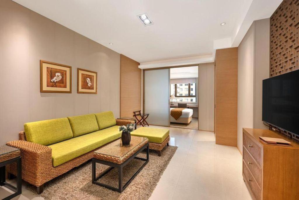 Huana Hotel Minhang Shanghai Exterior foto